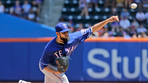 Perez leads Rangers past Mets