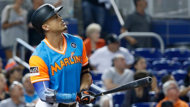 Yankees officially acquire Giancarlo Stanton