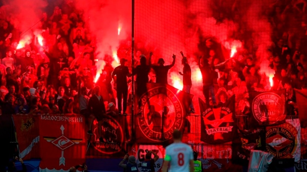 File:Spartak Moscow fans.jpg - Wikimedia Commons