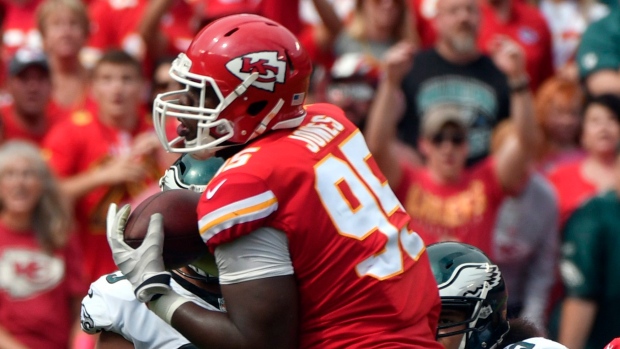 Chiefs' DT Chris Jones makes major statement in return to Chiefs