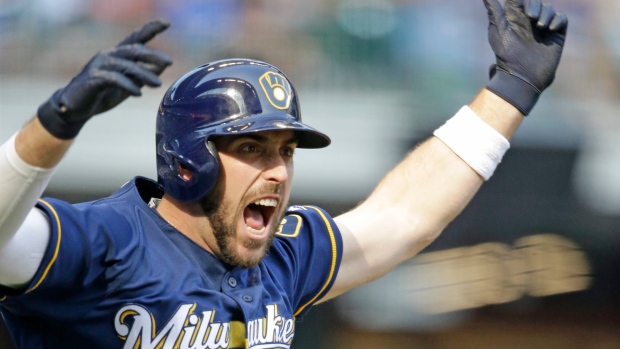 Travis Shaw returns to Brewers with minor-league deal