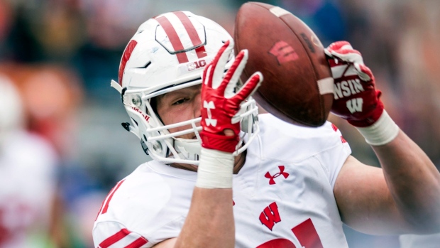 Michael Deiter Scores on Trick Play vs. Illinois 