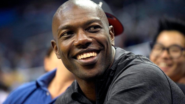 Eskimos drop Terrell Owens from negotiation list