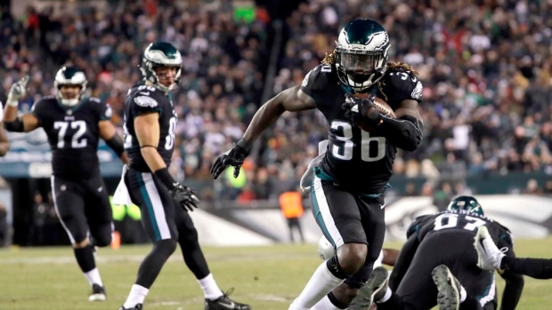 Philadelphia Eagles bring back running back Jay Ajayi 