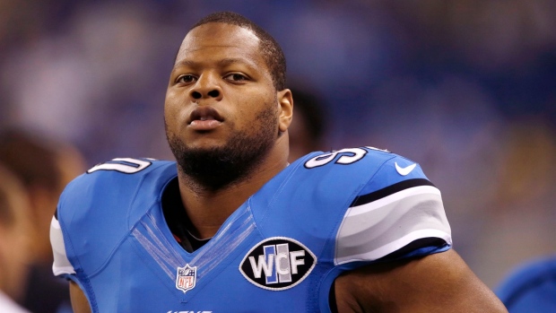 Lions DT Suh suspended for playoff game vs. Cowboys after stepping on  Rodgers' leg 